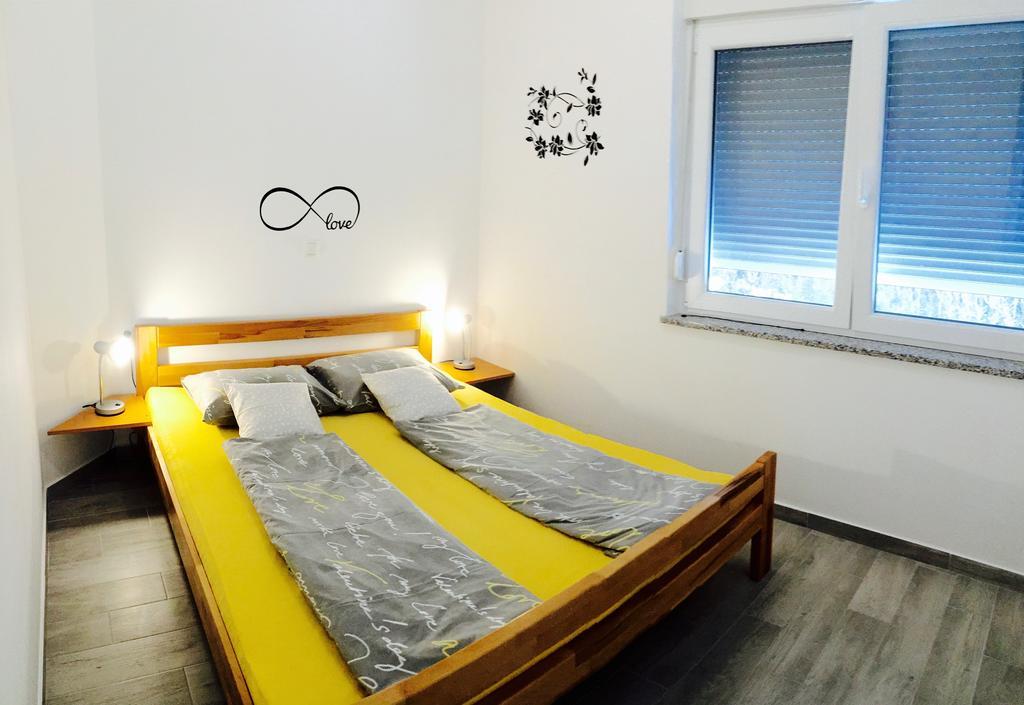 Apartment Dvorska Цриквеница Экстерьер фото