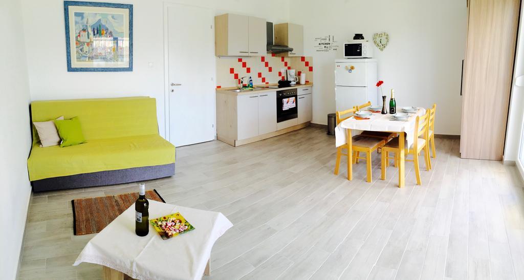 Apartment Dvorska Цриквеница Экстерьер фото
